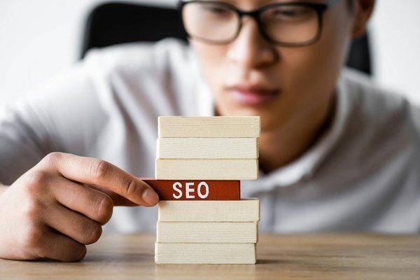 Améliorez votre visibilité en ligne avec une agence d'audit seo.